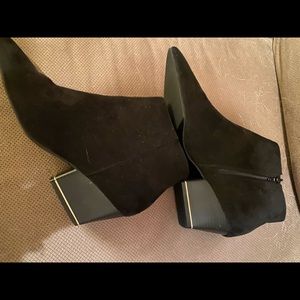 Women’s Alfani ankle booties - never worn